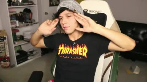 Snapshot of ryot35 chatting on November 29, 6:55 pm Ryot3 online show from November 29, 6:55 pm