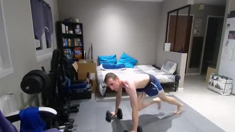 Snapshot of ryukukamifr chatting on February 28, 7:46 pm Ryuk FR online show from February 28, 7:46 pm