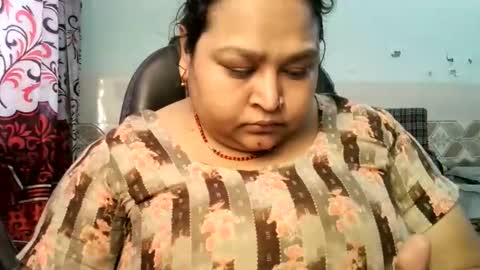 Snapshot of s03286 chatting on May 22, 3:46 am HotLovers online show from May 22, 3:46 am