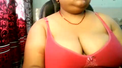 Snapshot of s03286 chatting on July 18, 8:29 am HotLovers online show from July 18, 8:29 am