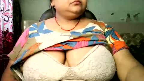 Snapshot of s03286 chatting on August 1, 8:46 am HotLovers online show from August 1, 8:46 am