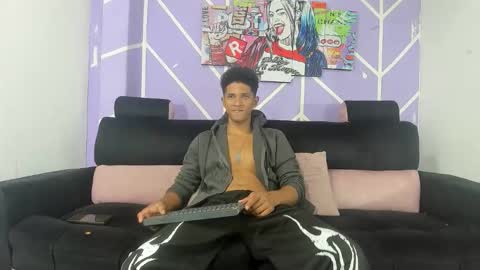 Snapshot of s_d_b_hot chatting on April 5, 7:44 pm s_d_b_hot online show from April 5, 7:44 pm