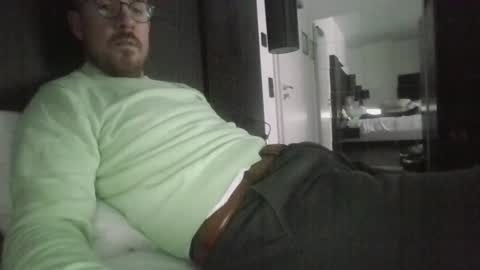 Snapshot of s_i_q chatting on November 24, 8:58 am s_i_q online show from November 24, 8:58 am