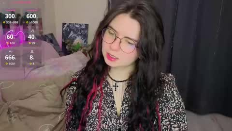 Snapshot of s_katekisa_ss chatting on May 6, 6:57 pm Kate online show from May 6, 6:57 pm