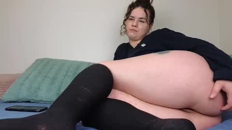 Snapshot of s_leanne_ chatting on October 3, 9:28 am Leanne online show from October 3, 9:28 am