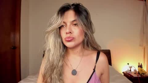 Leslie Beltrn online show from April 27, 4:21 am