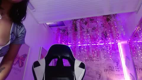 1 online show from April 23, 12:15 pm