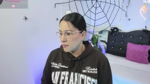 Snapshot of saaya_tay chatting on October 28, 3:10 am saaya_tay online show from October 28, 3:10 am