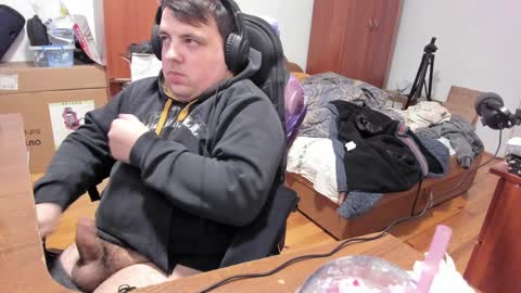 1141323  my Lord Mister Max   moms treasure online show from December 18, 10:57 pm