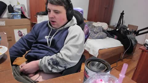 1141323  my Lord Mister Max   moms treasure online show from December 21, 12:49 pm