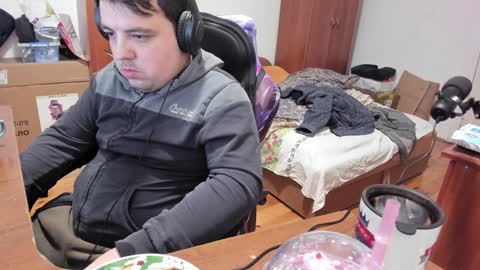 1141323  my Lord Mister Max   moms treasure online show from December 29, 2:52 pm