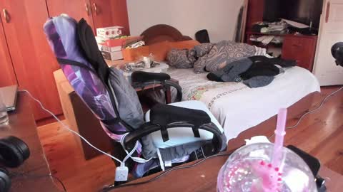 1141323  my Lord Mister Max   moms treasure online show from January 7, 12:20 pm