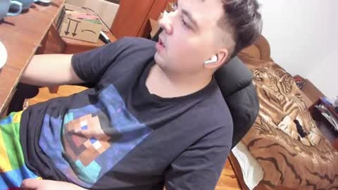 1141323  my Lord Mister Max   moms treasure online show from August 9, 5:18 pm