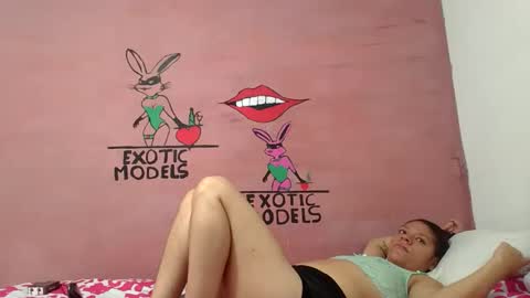 sabrina_81 online show from May 1, 2:27 am