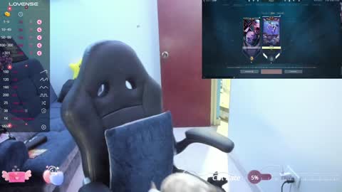 Snapshot of sabrina_chester_02 chatting on December 11, 6:58 am Angie online show from December 11, 6:58 am