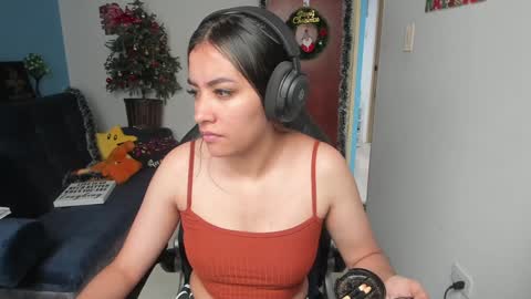 Snapshot of sabrina_chester_02 chatting on December 27, 2:43 pm Angie online show from December 27, 2:43 pm