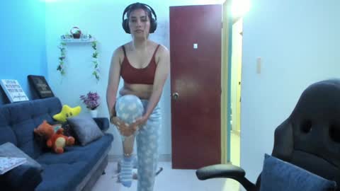 Snapshot of sabrina_chester_02 chatting on February 6, 11:48 pm Angie online show from February 6, 11:48 pm