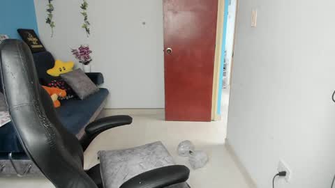 Snapshot of sabrina_chester_02 chatting on February 8, 4:57 pm Angie online show from February 8, 4:57 pm