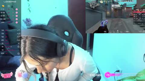 Snapshot of sabrina_chester_02 chatting on March 6, 12:10 am Angie online show from March 6, 12:10 am