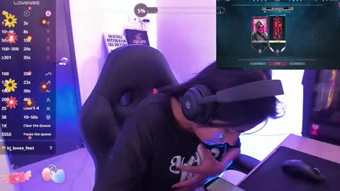 Snapshot of sabrina_chester_02 chatting on October 4, 6:06 pm Angie online show from October 4, 6:06 pm