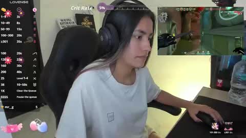 Snapshot of sabrina_chester_02 chatting on October 9, 8:29 pm Angie online show from October 9, 8:29 pm