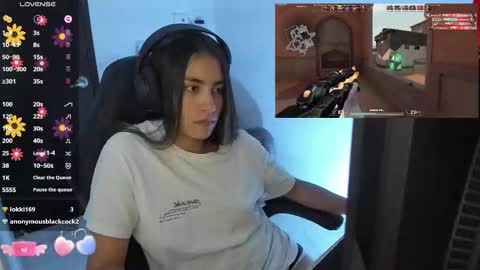 Snapshot of sabrina_chester_02 chatting on November 6, 1:50 am Angie online show from November 6, 1:50 am