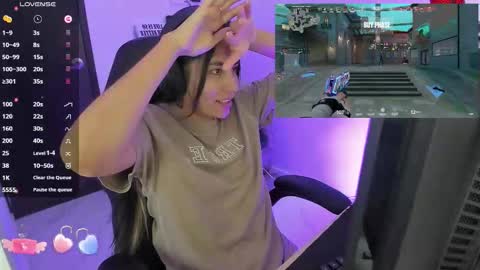 Snapshot of sabrina_chester_02 chatting on November 7, 4:07 pm Angie online show from November 7, 4:07 pm