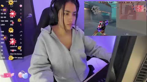 Snapshot of sabrina_chester_02 chatting on November 27, 4:42 pm Angie online show from November 27, 4:42 pm