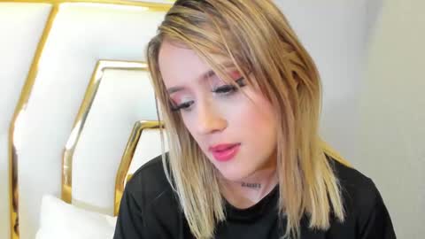 Snapshot of sabrina_cole chatting on January 5, 6:02 am . Sabrina Cole . online show from January 5, 6:02 am