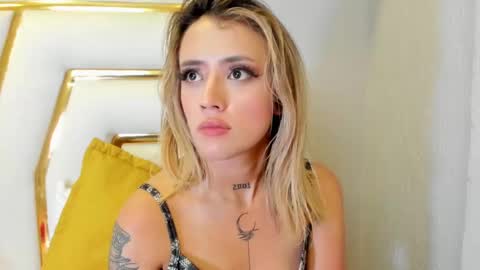 Snapshot of sabrina_cole chatting on January 17, 9:17 am . Sabrina Cole . online show from January 17, 9:17 am