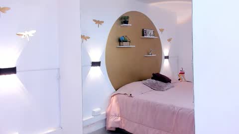 Sabrinaaa  online show from December 4, 7:33 pm