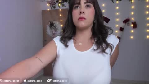 Snapshot of sabrina_geek chatting on December 28, 2:43 am sabrina_geek online show from December 28, 2:43 am