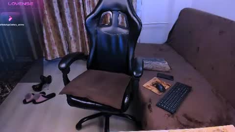 Snapshot of sabrina_only_ chatting on June 23, 12:52 am Tatiana online show from June 23, 12:52 am