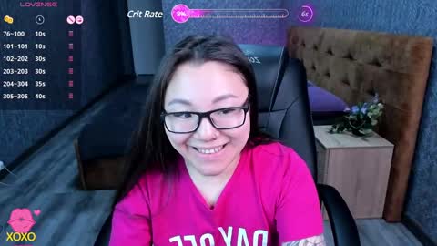 Snapshot of sabrina_sven chatting on February 19, 1:51 am GMT7TueWedThuFriSatSun 0100am-0700am online show from February 19, 1:51 am