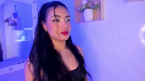 Snapshot of sabrinahims_ chatting on November 20, 5:51 am mariana online show from November 20, 5:51 am