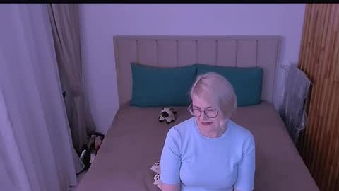 Sabrina MacMarren online show from April 24, 6:21 pm