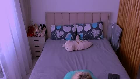 Snapshot of sabrinamacmarren chatting on May 23, 11:03 am Sabrina MacMarren online show from May 23, 11:03 am