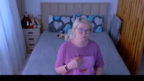 Snapshot of sabrinamacmarren chatting on June 24, 3:55 pm Sabrina MacMarren online show from June 24, 3:55 pm