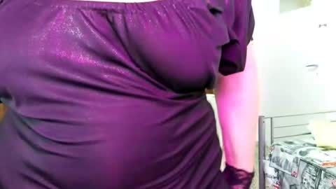 Snapshot of sabrinaxlovess chatting on July 1, 5:56 pm SabrinaXlovess online show from July 1, 5:56 pm