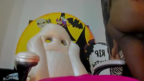 Snapshot of sabrinaxxx11 chatting on October 22, 11:15 pm sabrinaxxx11 online show from October 22, 11:15 pm