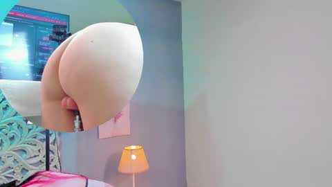Snapshot of sabrinna_fox chatting on June 20, 7:16 pm sabrinna online show from June 20, 7:16 pm