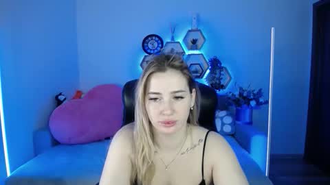 Sabrina Violet online show from November 29, 9:12 am