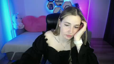 Sabrina Violet online show from July 1, 8:05 am