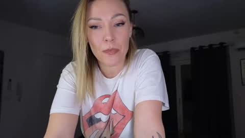 sacha__xx online show from January 14, 4:23 pm