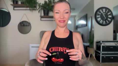 sacha__xx online show from April 30, 10:54 am