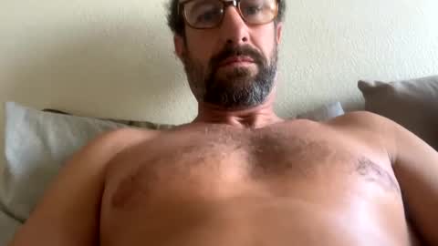 R online show from February 1, 10:55 pm