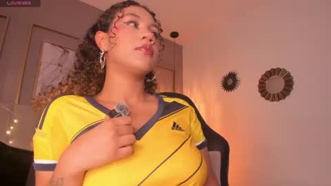 Snapshot of sade_jackson1 chatting on June 28, 3:45 am Sophie online show from June 28, 3:45 am