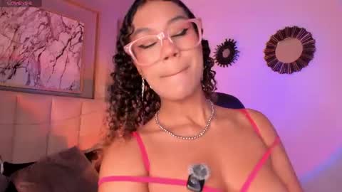 Snapshot of sade_jackson1 chatting on July 29, 3:37 am Sophie online show from July 29, 3:37 am