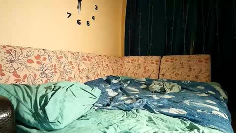 Snapshot of sademoface chatting on February 21, 1:28 am pluto online show from February 21, 1:28 am