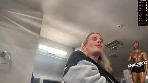 SadieRW online show from March 5, 2:46 am